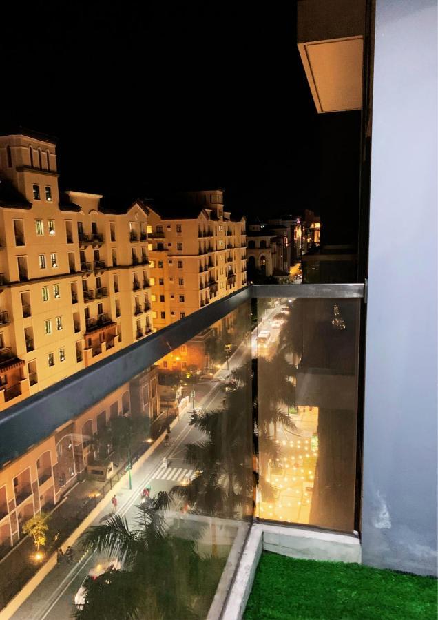 Two Palm Tree Villas Condominium - Studio 8Th Fl With Balcony - Across Terminal 3 Airport Pasay Extérieur photo